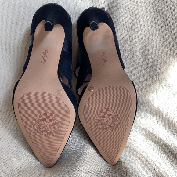 Vince Camuto Pumps - Picture 6 of 9